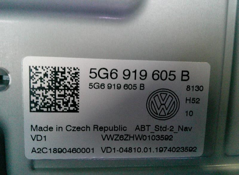 Consola-central-VOLKSWAGEN-GOLF-VIII-2-0-TDI-Ano-2021-AUTOS-NIJAR-CARS